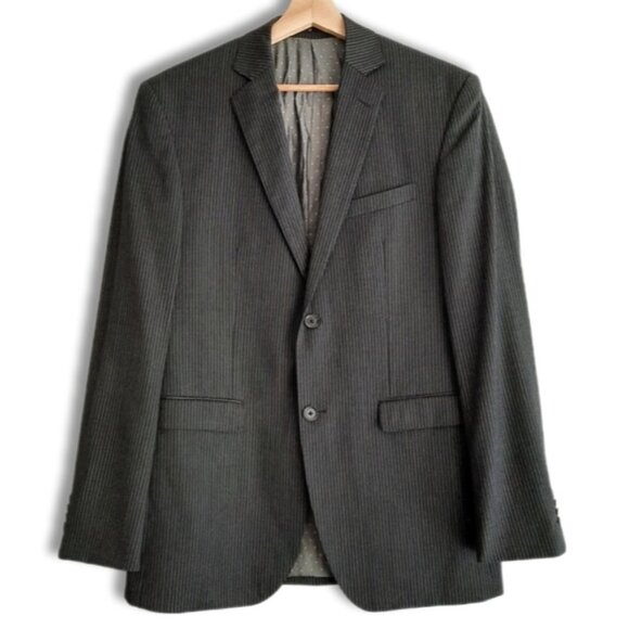 REPORT Collection 100% Wool Grey Pinstripe Blazer Jacket Sz 40 R - Picture 1 of 16